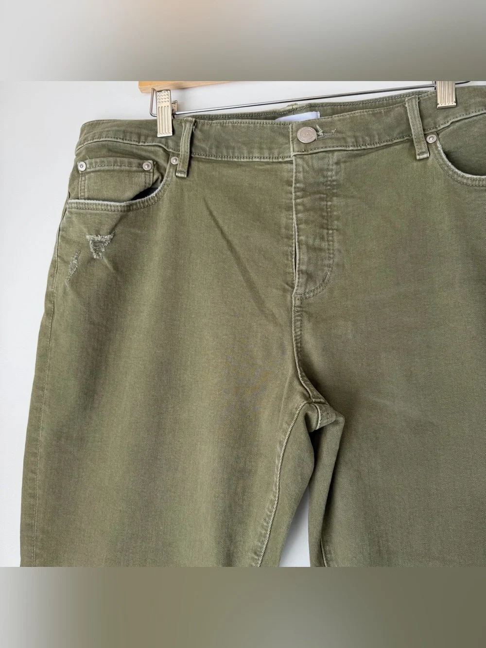 Loft Women's Olive Green Distressed Cropped Straight-Leg Jeans - Picture 5 of 9